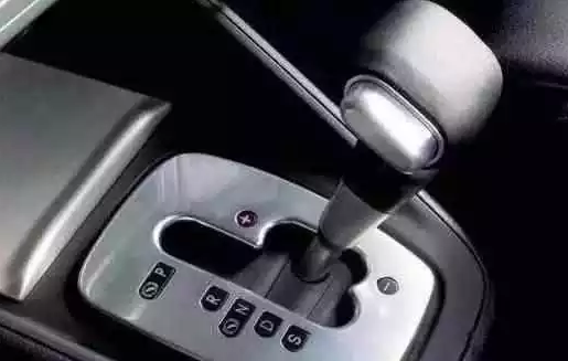 自動檔車這樣開提前報廢，多少老司機中招