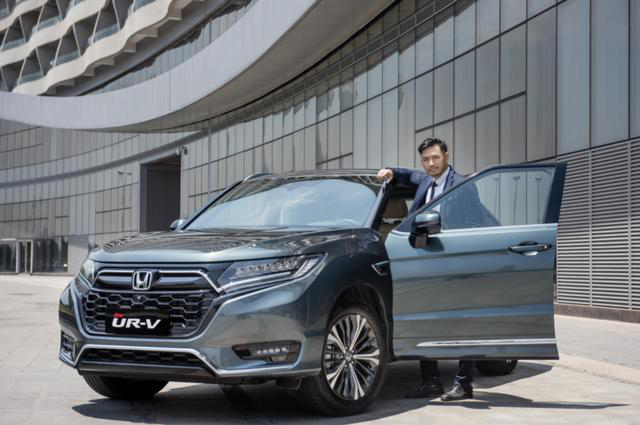 當新中產(chǎn)遇上全新UR-V，精致生活由此開啟